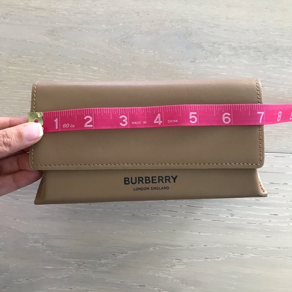 Burberry Tan Sunglasses Case - Picture 7 of 8